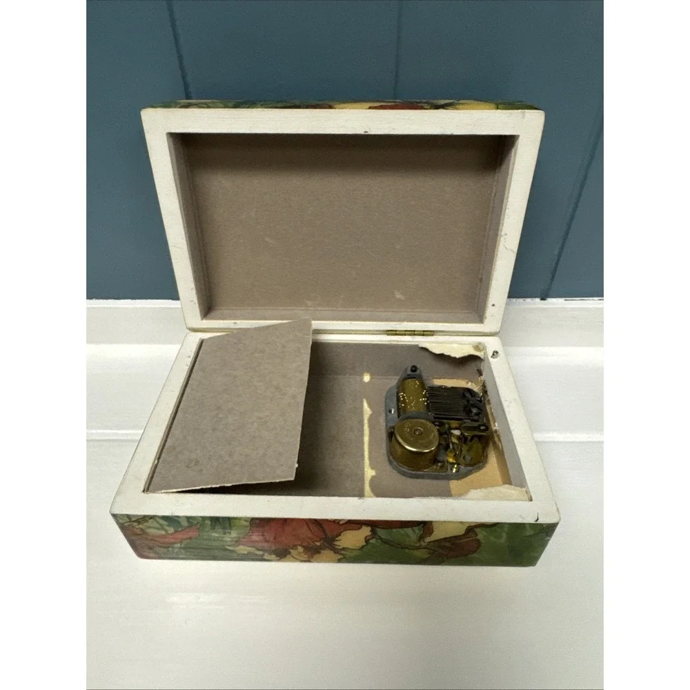Vintage Musical Memories‎ REUGE Lacquered Music Box Tropical Birds *READ/SEE